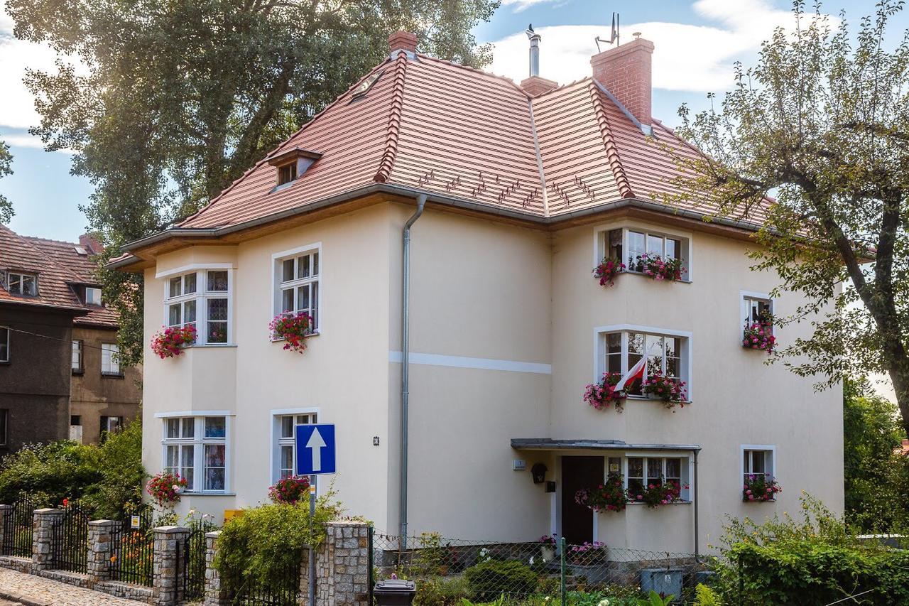 Апартаменти Dom Pod Rybia Skala Єленя-Ґура Екстер'єр фото